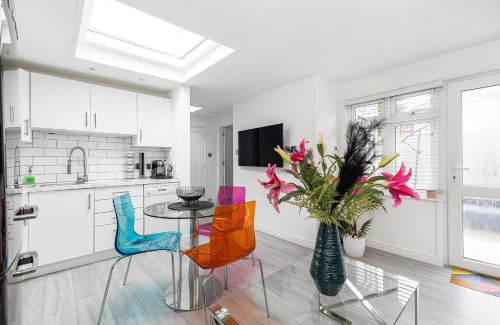 Chiswick Apartamento | New! Modern 1-BR House with Patio & HotTub , Chiswick