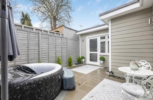 Chiswick Apartamento | New! Modern 1-BR House with Patio & HotTub , Chiswick
