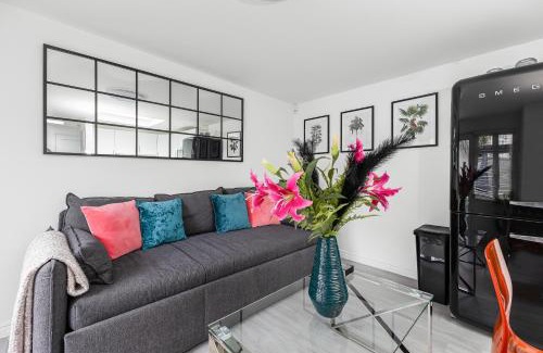 Chiswick Apartamento | New! Modern 1-BR House with Patio & HotTub , Chiswick