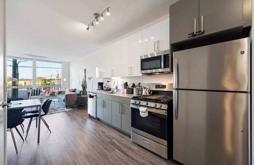 Palmer Square Apartamento | New, Modern 1BR City Escape