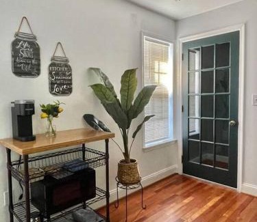 West Falls Church Apartamento | New, Modern, 3 bed/3 bath Apt, 10 miles to DC!