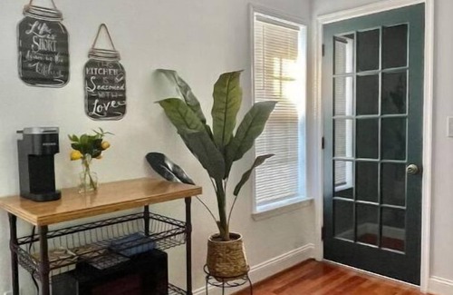 West Falls Church Apartamento | New, Modern, 3 bed/3 bath Apt