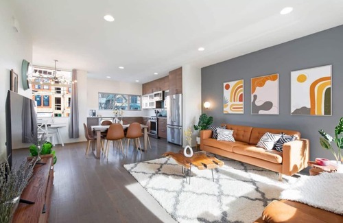 Old Ballard Casa | New modern 3B3B w/ rooftop deck & 240v EV charging