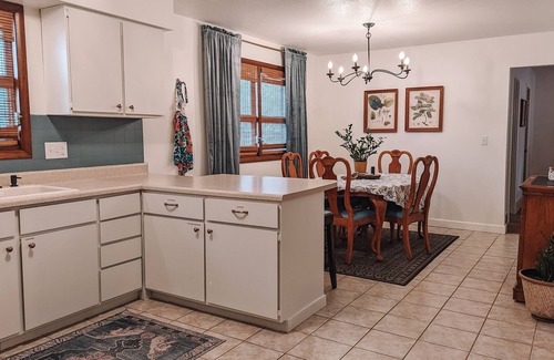 Springfield Casa | NEW & Modern | 3bed / 2 bath