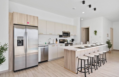 Papaya Casa | NEW Modern 3BR! Private pool! BBQ grill!