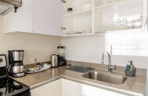 San José Apartamento | New & Modern APT - 100 MBPS 15 min from airport