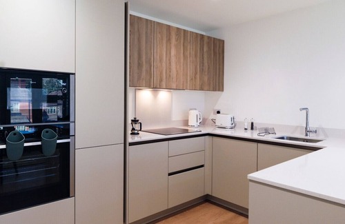 Cheadle Apartamento | NEW Modern Apt Near Airport - Private Parking