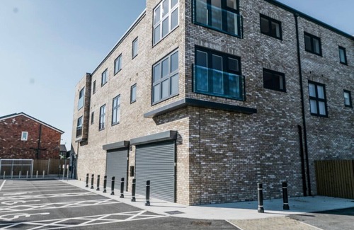 Cheadle Apartamento | NEW Modern Apt Near Airport - Private Parking