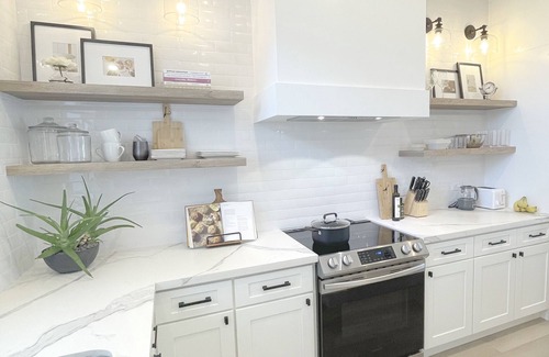 Bodden Town Condominio | NEW! Modern Beach/Oceanfront Condo - STUNNING! Seabreeze Villas