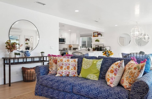 West Newport Hotel | NEW Modern Beach Home 2Bed 2Bath Steps to the Water