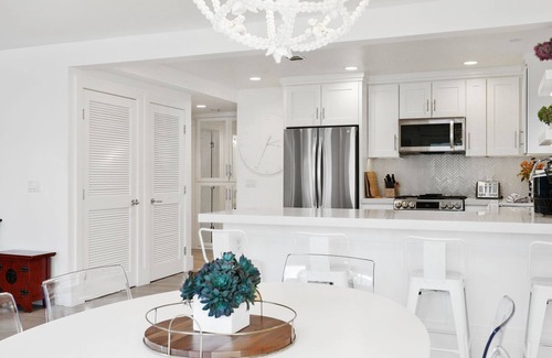 West Newport Hotel | NEW Modern Beach Home 2Bed 2Bath Steps to the Water
