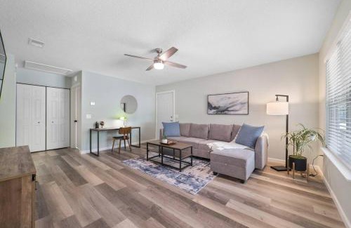 St. Augustine Casa | NEW Modern Bungalow Close to Downtown! Fully Fenced Yard