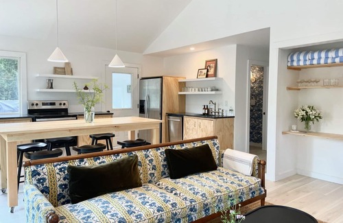 Denver Cabina | NEW Modern Catskills Cabin w/ HOT TUB & views