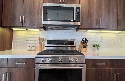 Downtown Casa | NEW! Modern Coastal Escape 3BD/2.5BA