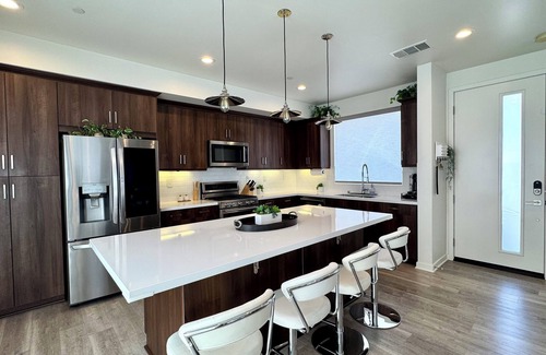 Downtown Casa | NEW! Modern Coastal Escape 3BD/2.5BA