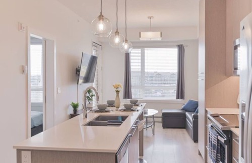 Calgary Condominio | ⭐️NEW Modern Condo⭐️FREE Parking⭐️10 Min To Airport⭐️