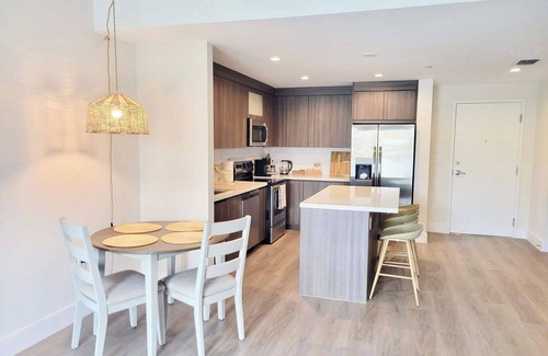 Parkside Apartamento | NEW Modern Condo, FREE Parking & High Speed Wifi