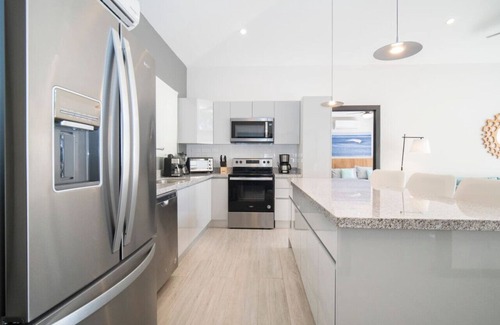 Playa Avellanas Casa | New modern home in the heart of Playa Avellanas