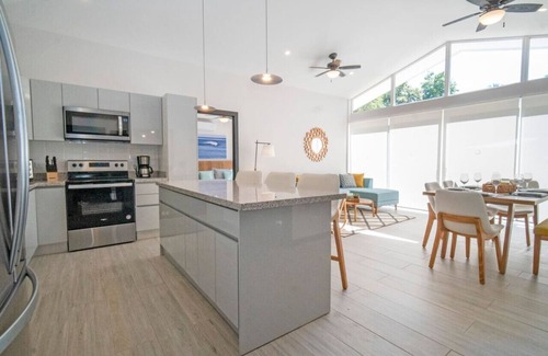 Playa Avellanas Casa | New modern home in the heart of Playa Avellanas