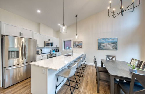 East Kootenay Cabina | New Modern Family Friendly Cabin Close To The Beach, Golf Courses & Hot Springs