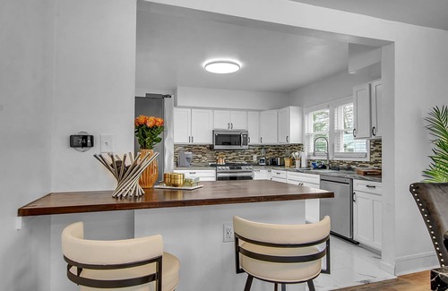Cheektowaga Casa | New Modern Home in well appointed Buffalo, NY neighborhood.