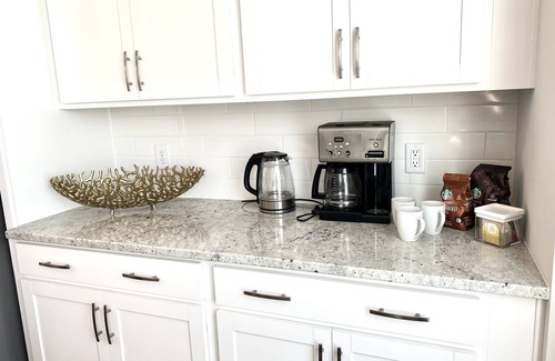 Durham Casa | New Modern Home near RDU-1st floor bedroom