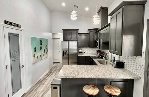 Yuma Casa | New Modern home w/RV access and Garage Access.