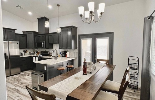 Yuma Casa | New Modern home w/RV access and Garage Access.