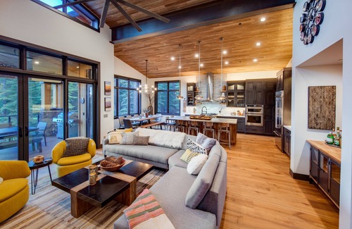 Truckee Casa | Casa moderna a estrenar con vista espectacular en 5 acres privados