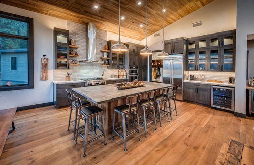 Truckee Casa | Casa moderna a estrenar con vista espectacular en 5 acres privados