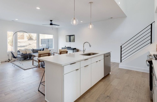 East Raleigh Casa | New Modern Luxury 3BR Centrally Located in RAL