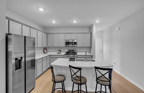 Normal Casa | NEW! Modern Nest - Huntsville Hideaway