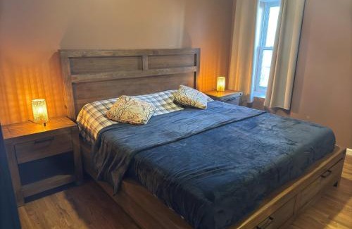 Historic Downtown Apartamento | NEW Modern Private Entrance 2 BD Apt Minutes to NYC