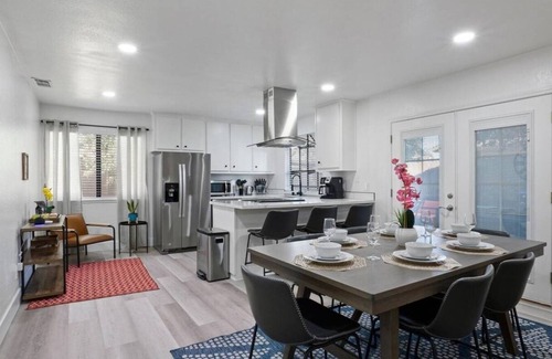 Citrus Heights Casa | NEW! * Modern Remodeled Home * King Beds * 70" TV