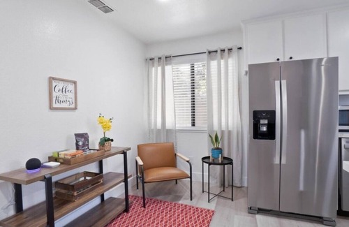 Citrus Heights Casa | NEW! * Modern Remodeled Home * King Beds * 70" TV