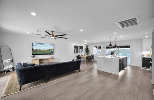 Park Scottsdale One Casa | New Modern Resort! Arcade, Heated Pool, Putting Green & Pool House!