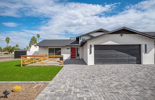 Park Scottsdale One Casa | New Modern Resort! Arcade, Heated Pool, Putting Green & Pool House!