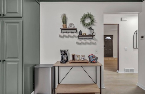 Berea Casa | NEW! Modern Retreat Near CLE Game Room & Renovated