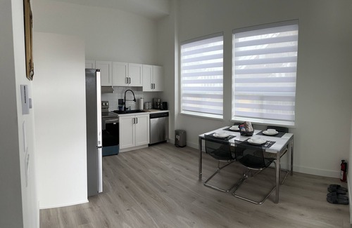 Maple Ridge Casa | New modern suite in Silver Valley, close to downtown Maple Ridge, parks