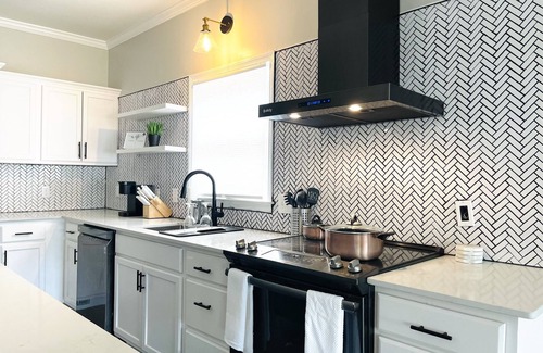 Macon Casa | New Modern Townhome Downtown- 3Levels