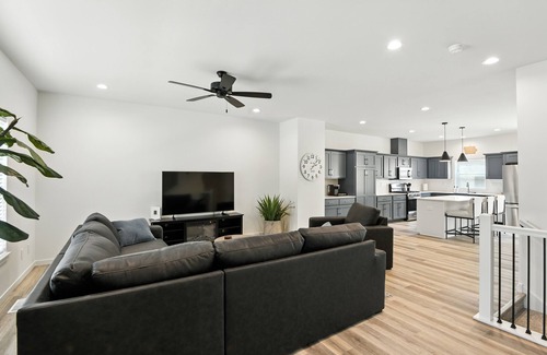 Weber Casa | NEW! Modern Townhome Retreat in Prime Location