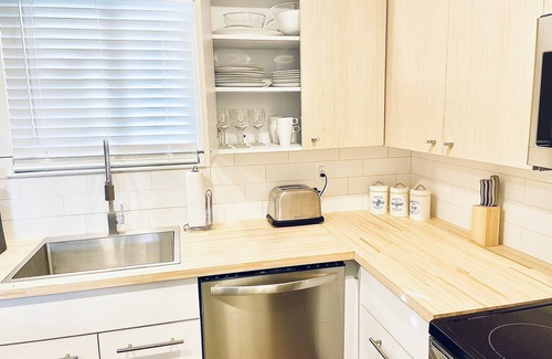 Village at Camelback Casa | NEW & Modern townhouse, Pool, Camelback Area, Grill, A/C