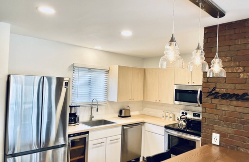Village at Camelback Casa | NEW & Modern townhouse, Pool, Camelback Area, Grill, A/C