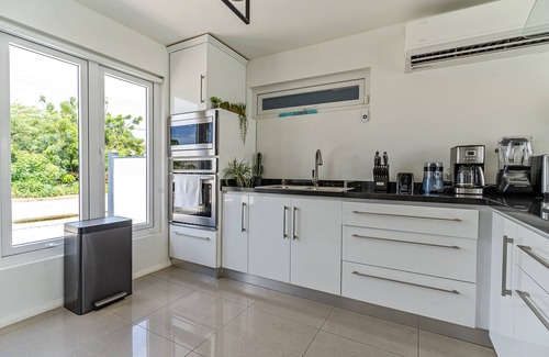 Oranjestad Villa | New-Modern Villa, 10 Minute Drive to Beaches