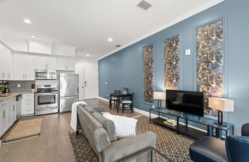 Historic Ybor Apartamento | NEW Mojito Manor Stunning Studio On 7th Ave