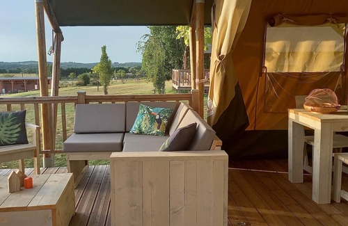 Saint-Cassien Alquiler De RV | NEW Monpazier Glamping safari tent family site Experience the great outdoors