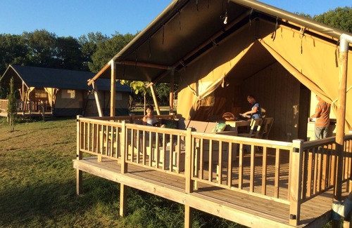 Saint-Cassien Alquiler De RV | NEW Monpazier Glamping safari tent family site Experience the great outdoors