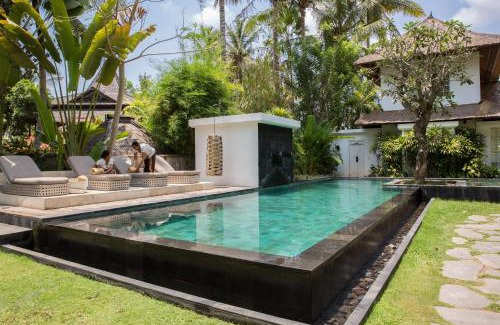 Lodtunduh Villa | New Moon