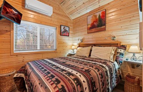 West Sedona Casa | NEW Moondance Majestic Mini Cabin Cathedral Rock