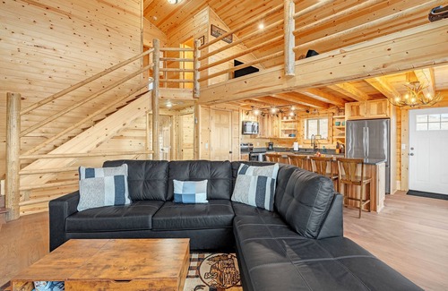 Belfry Cabina | NEW! Mountain Cabin Near Trails, Skiing & Yellowstone